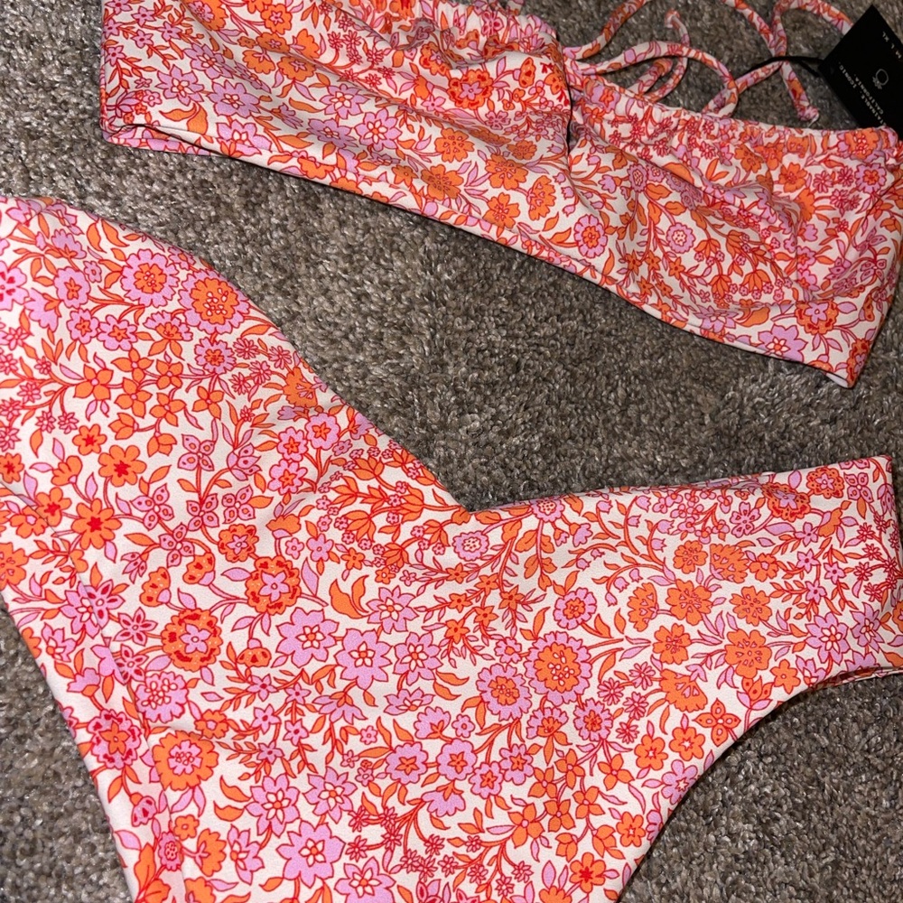 Swimsuits - Picture 2 of 5